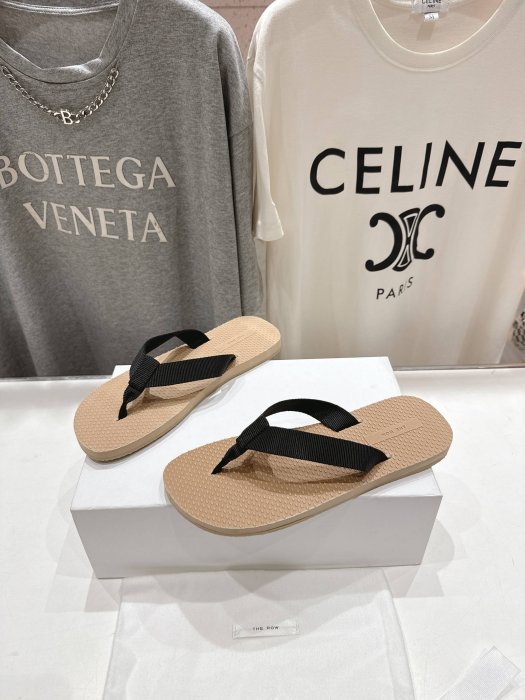 Шлепанцы женские фото 3