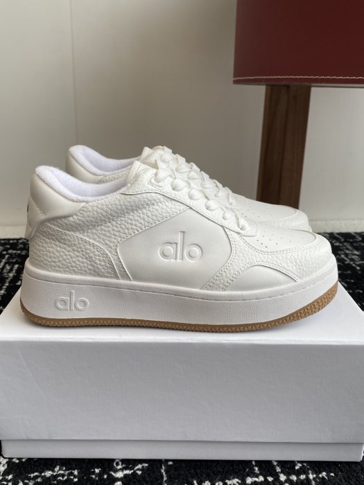 Sneakers women's фото 2