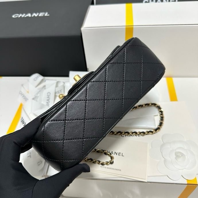 Сумка кожаная CHANEL Flap Bag AS1787 20 см фото 9