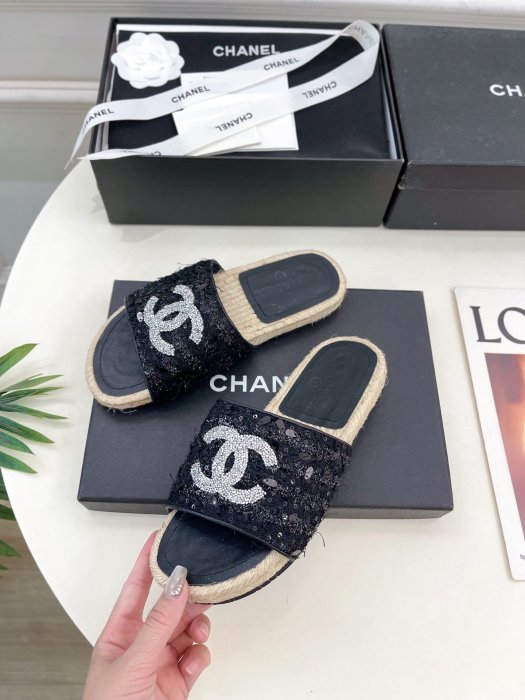 Шлепанцы женские фото 3