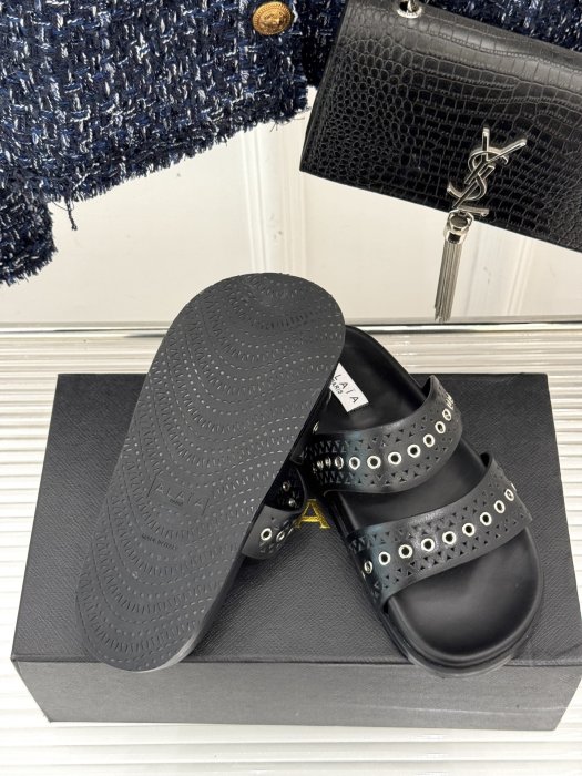 Шлепанцы женские фото 9