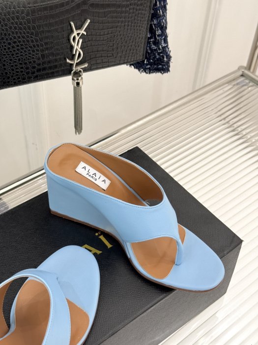 Босоножки фото 5