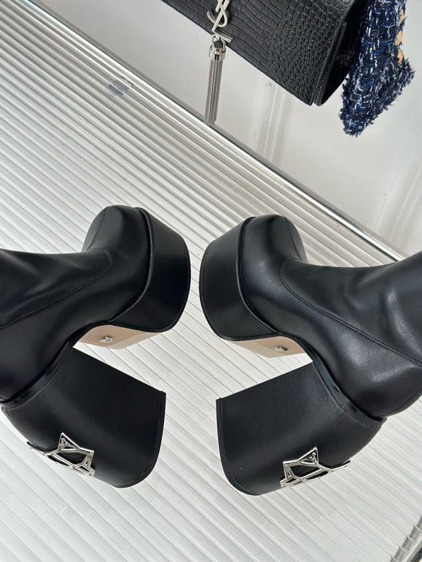 Сапоги женские на платформе и массивном каблуке фото 9