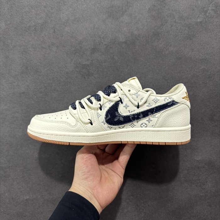 Кроссовки Travis Scott x Fragment Design x Air Jordan 1 Low фото 2