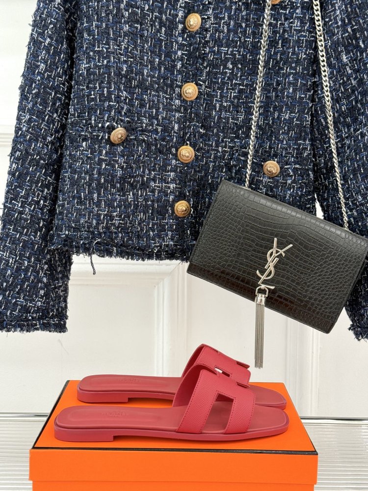 Шлепанцы женские