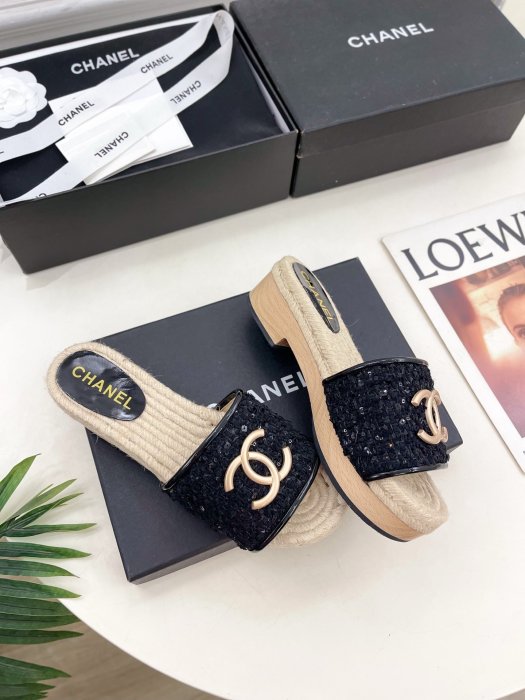 Шлепанцы женские фото 2