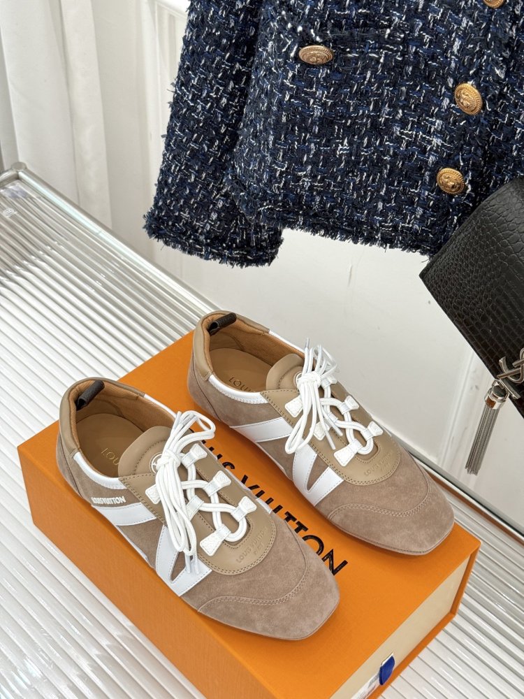 Кроссовки женские фото 3