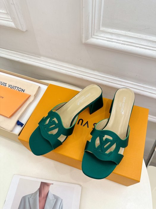 Босоножки фото 5