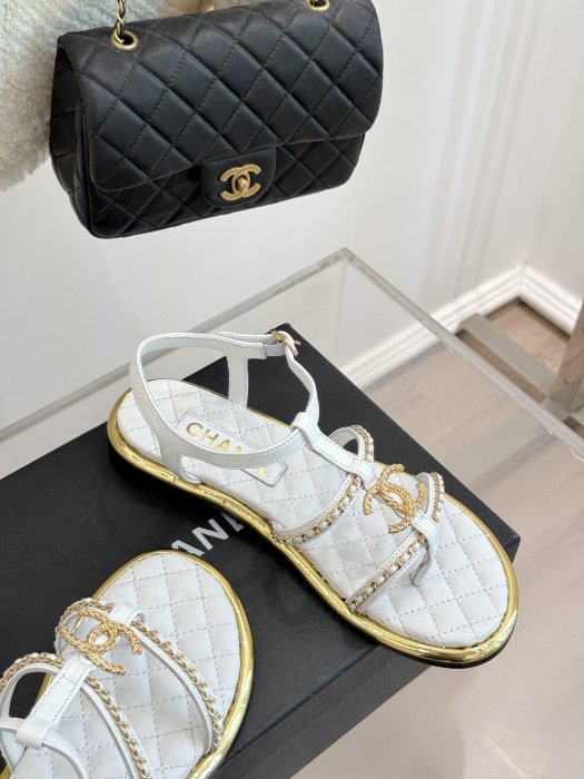 Сандалі жіночі фото 5