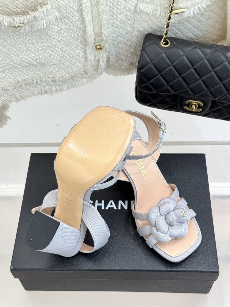 Босоножки фото 9