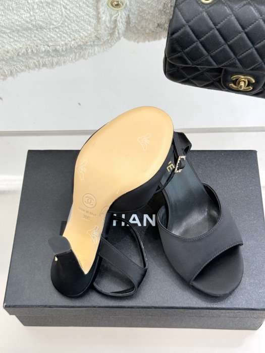 Босоножки фото 9