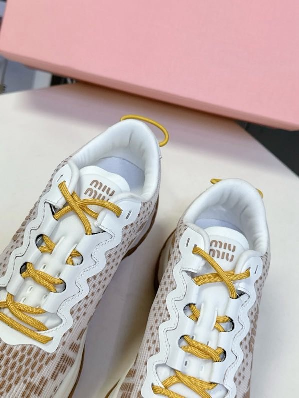 Кроссовки женские фото 3