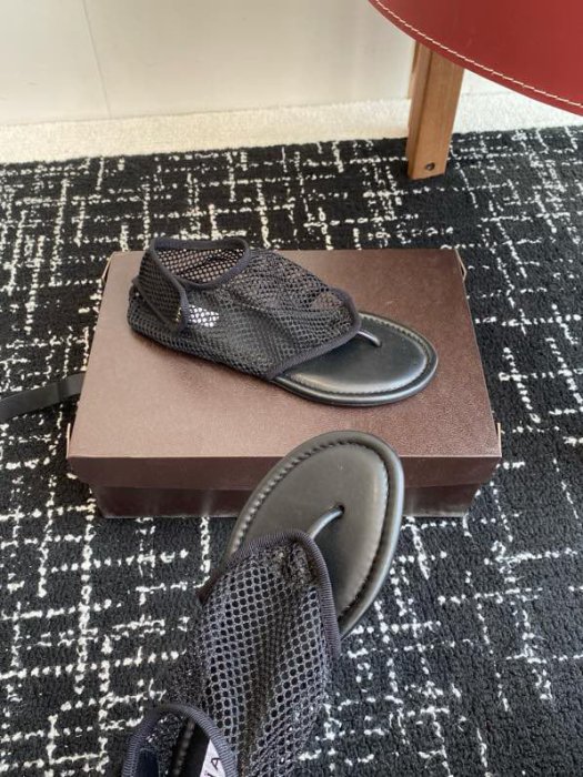 Сандалі жіночі фото 6