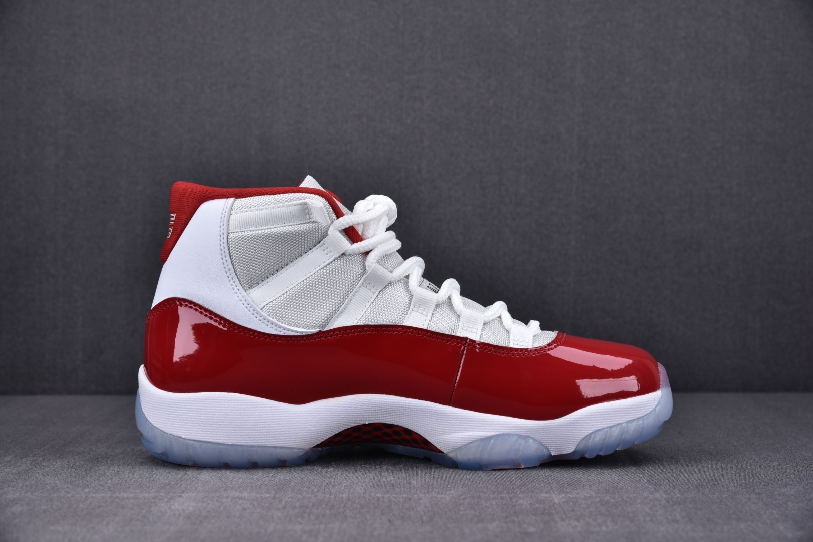 Sneakers Air Jordan 11 фото 2