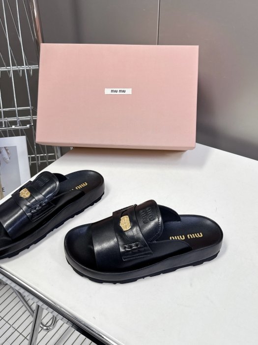 Шлепанцы женские фото 2