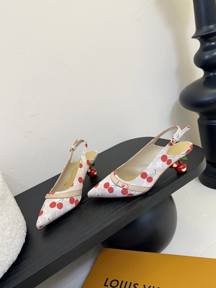 Босоножки фото 3