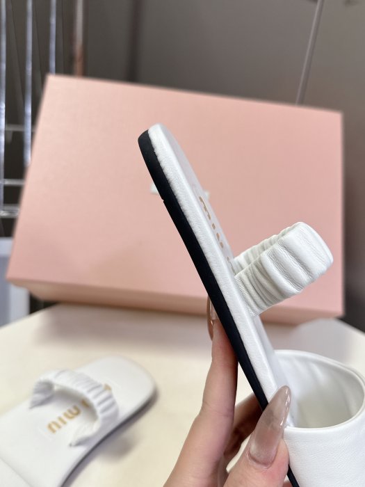 Шльопанці фото 9