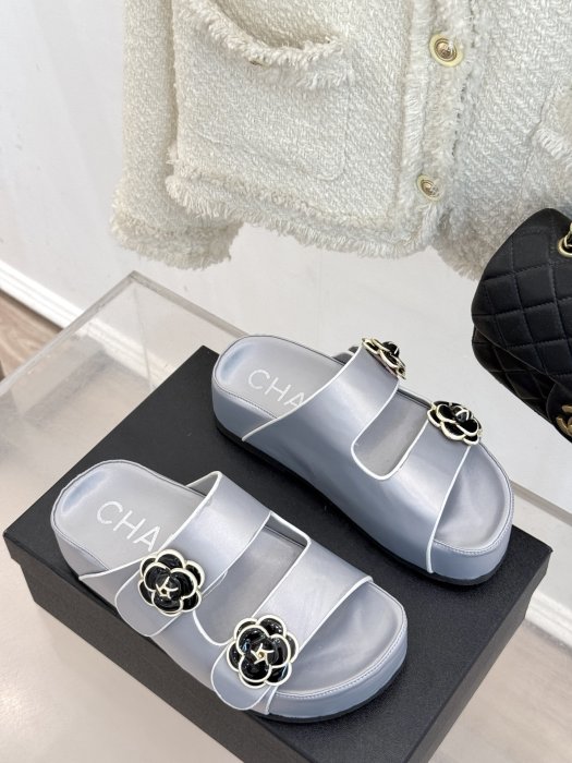 Шлепанцы фото 3