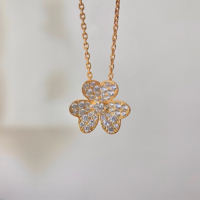 Necklace фото 12