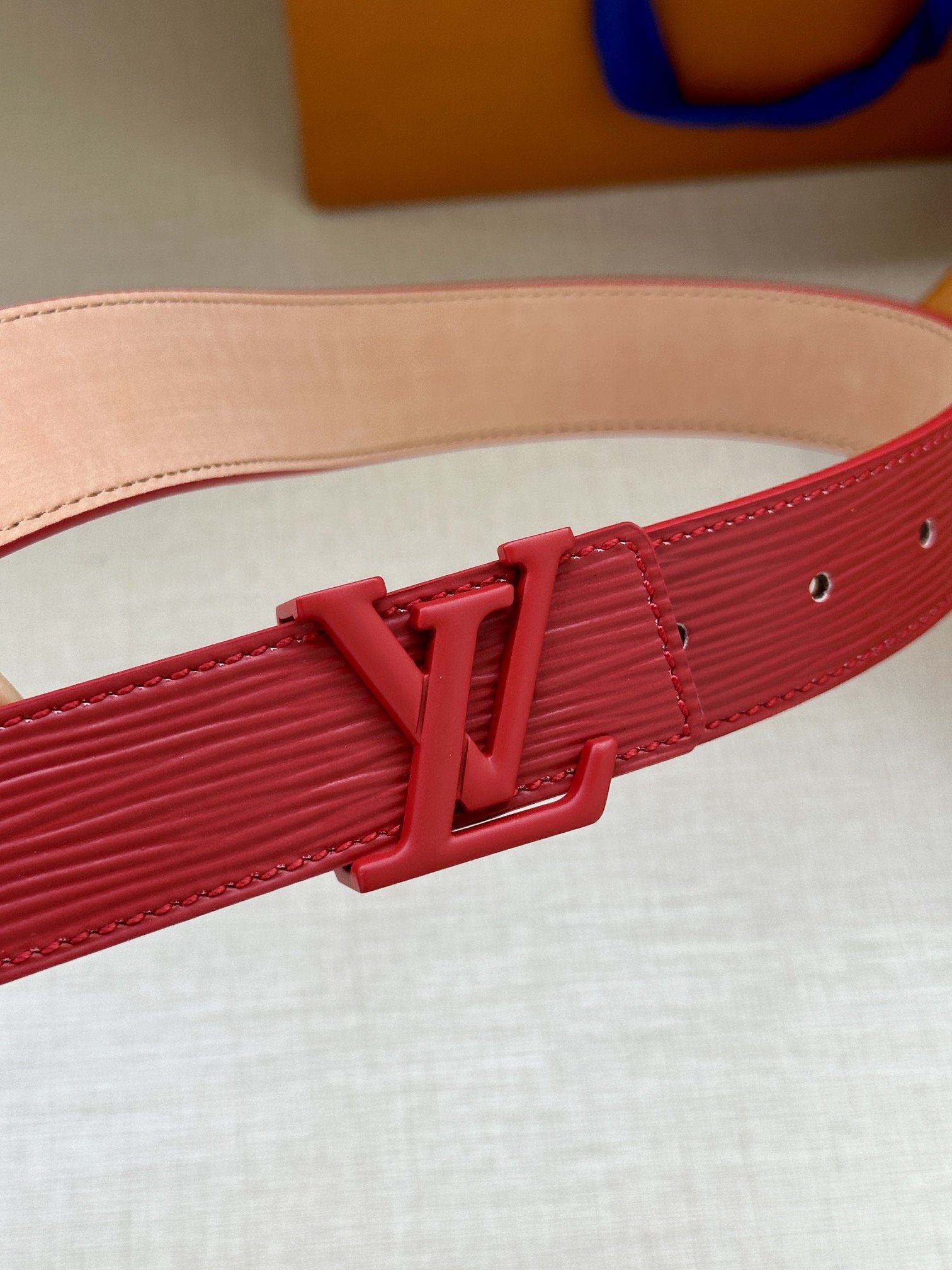 Female belt from embossed 30 mm red фото 2