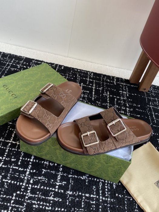 Шлепанцы фото 3