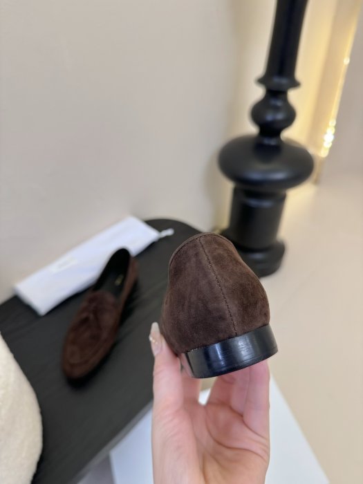 Лоферы жіночі фото 6