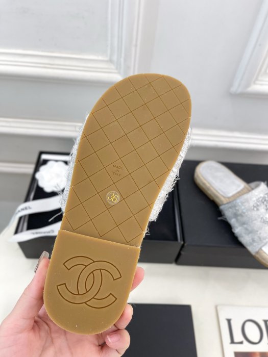 Шлепанцы женские фото 9