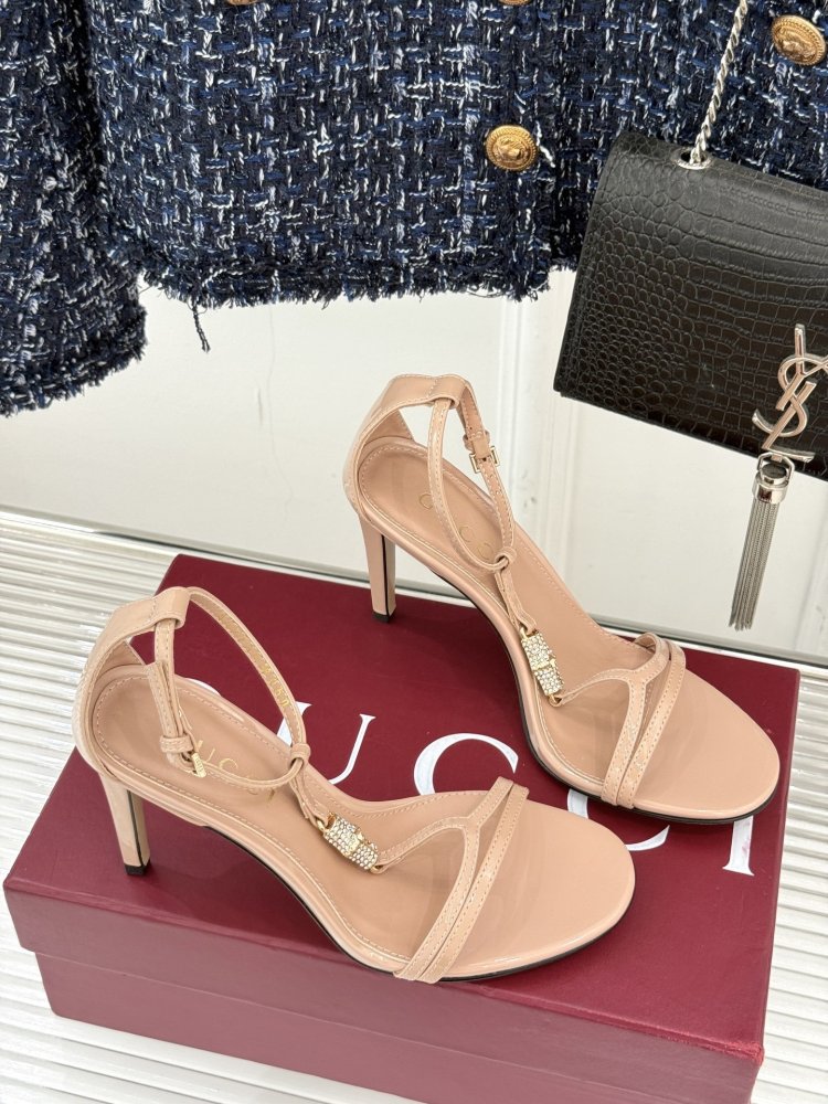 Босоножки фото 3