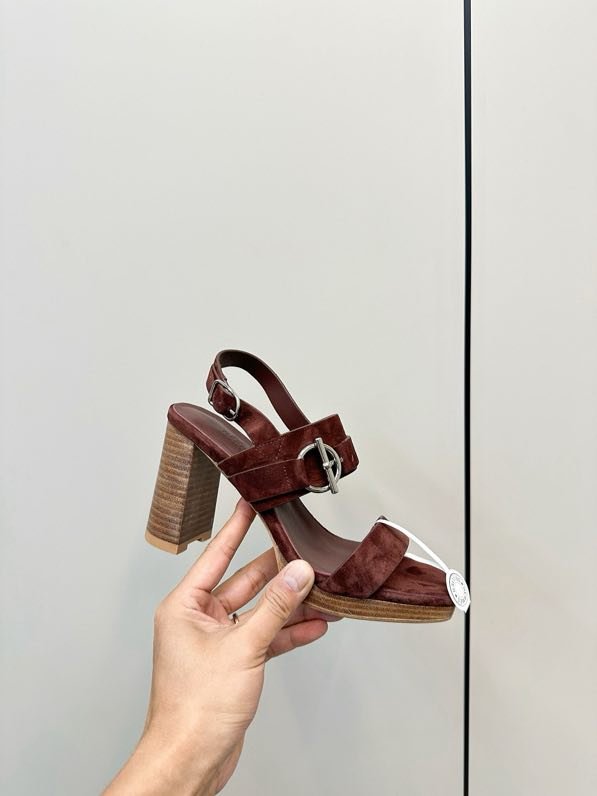 Босоножки фото 3