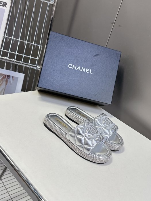 Шлепанцы фото 2