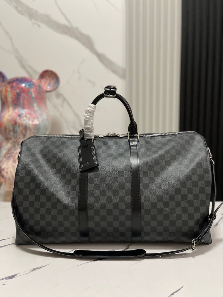 A bag Keepall Bandoulière 55 Damier Graphite Canvas N41413