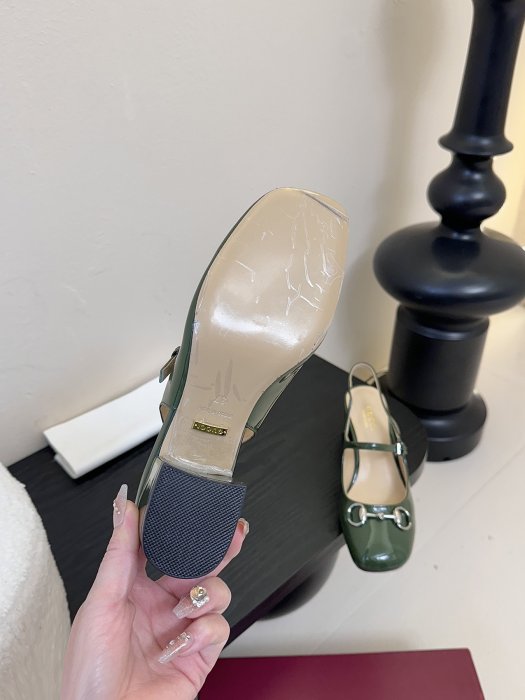 Босоножки фото 6