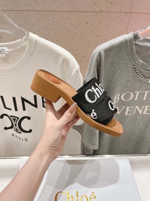 Шльопанці жіночі фото 3