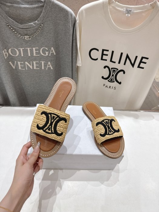 Шлепанцы женские фото 4