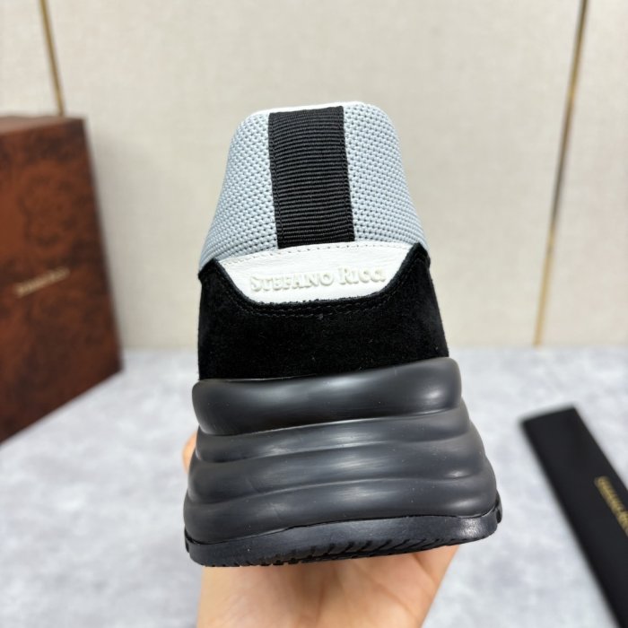 Кросівки фото 9