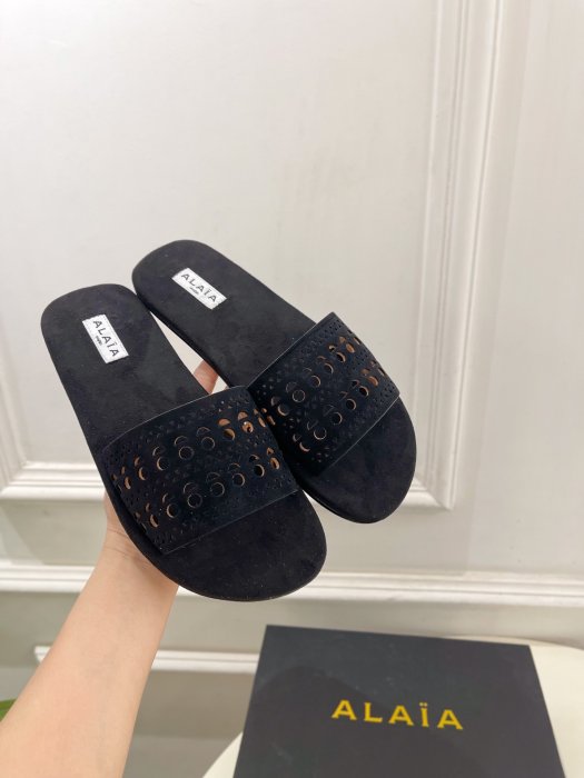 Шлепанцы женские фото 4