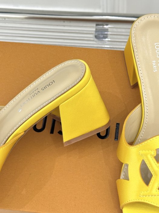 Босоножки фото 6