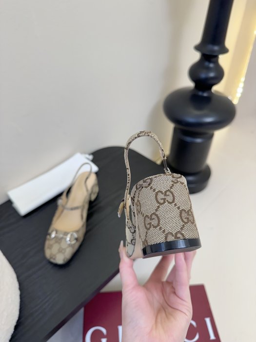 Босоножки фото 6