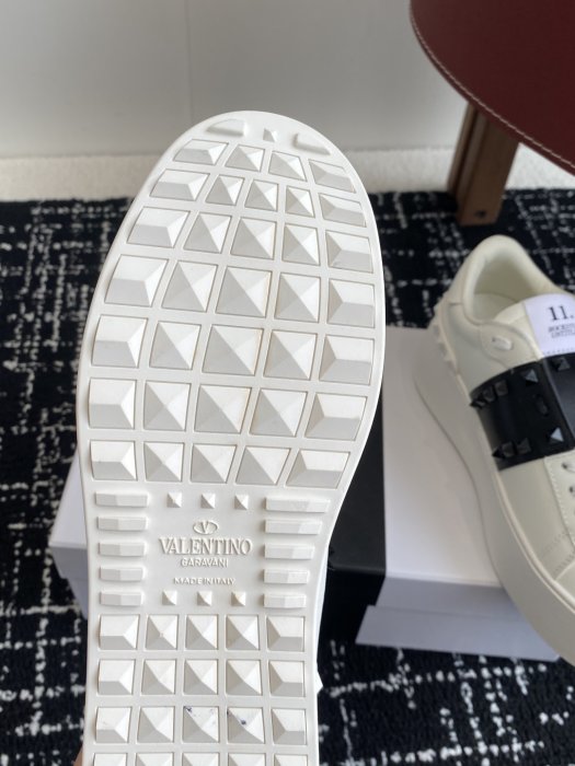 Кросівки жіночі фото 9