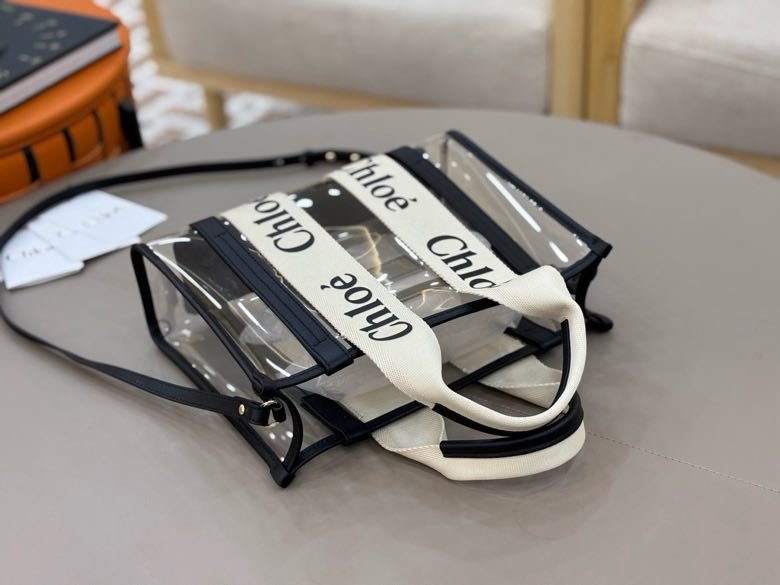 Сумка тоут Chloe Woody Holiday Edition 26 см фото 7