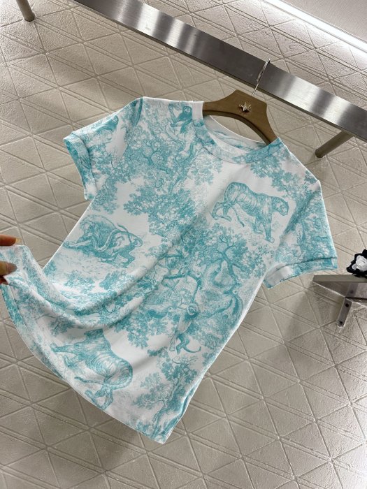 T-shirt women's фото 6