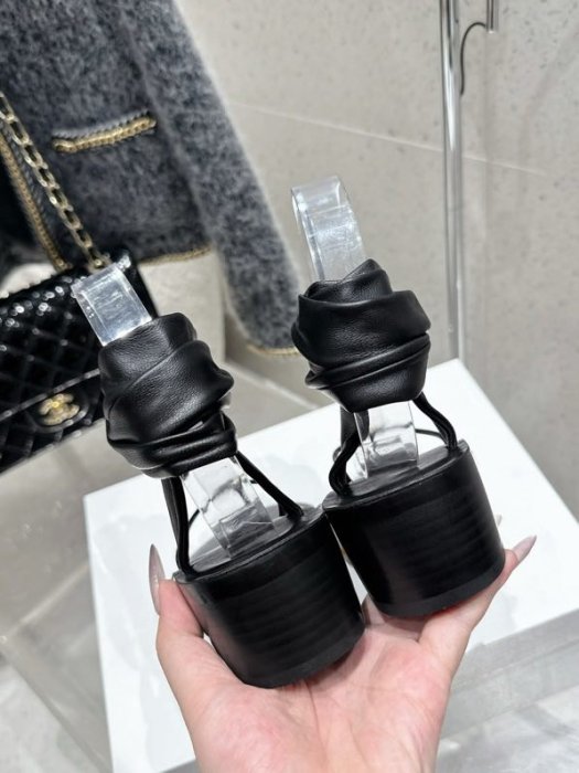 Босоножки фото 7