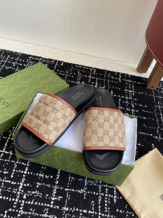 Шлепанцы фото 5