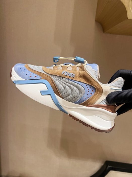 Кроссовки фото 4