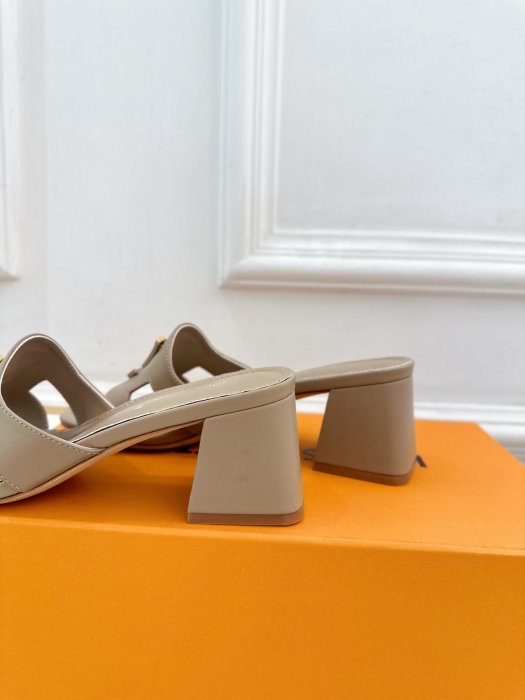 Босоножки фото 8