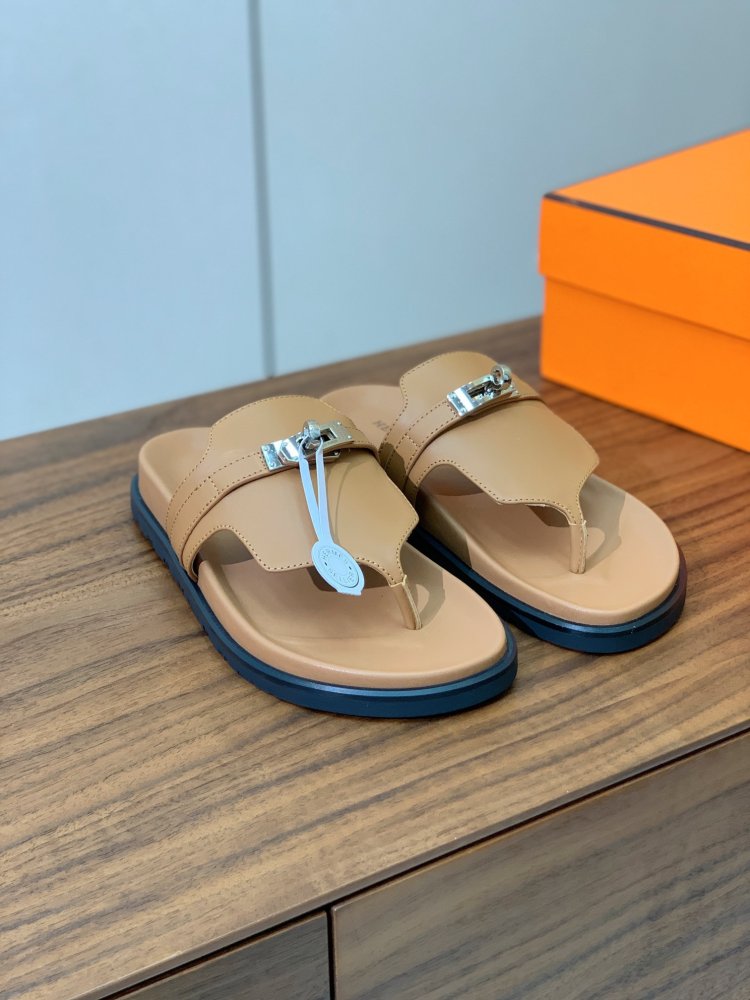 Шлепанцы женские фото 6