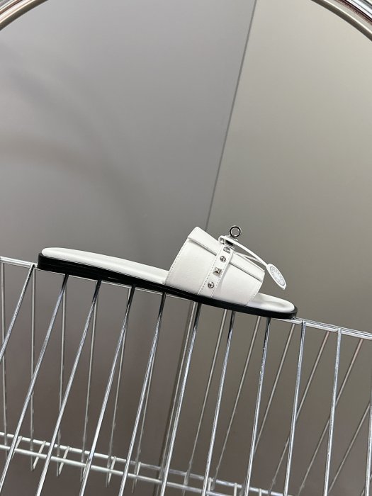 Шлепанцы фото 5