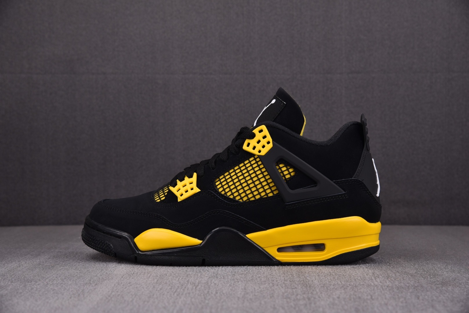 Sneakers Jordan 4 Retro Thunder (2023) - DH6927-017