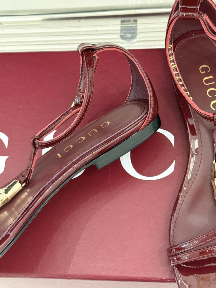 Босоножки фото 6