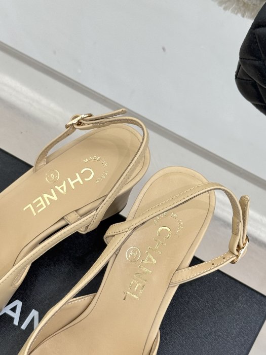 Босоножки фото 8